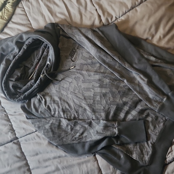 Nike sweater with pockets - Picture 1 of 3